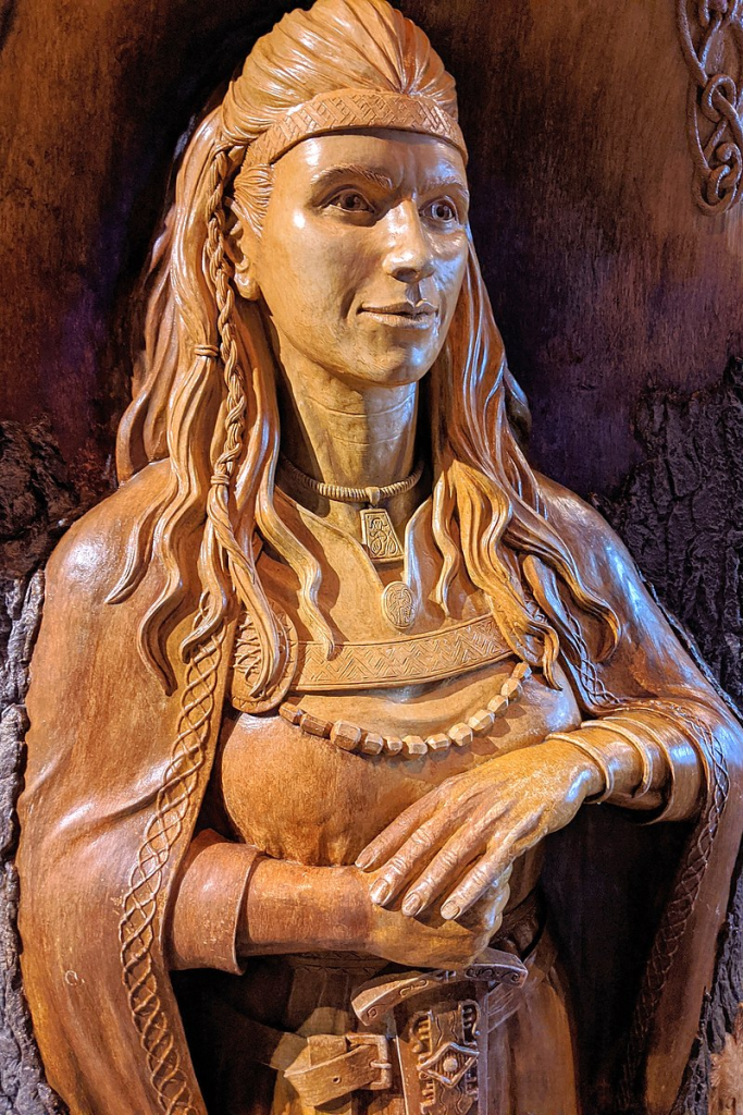 Statue of Freyja at At EPCOT's Norway Pavilion. By Eden, Janine and Jim, CC BY 2.0